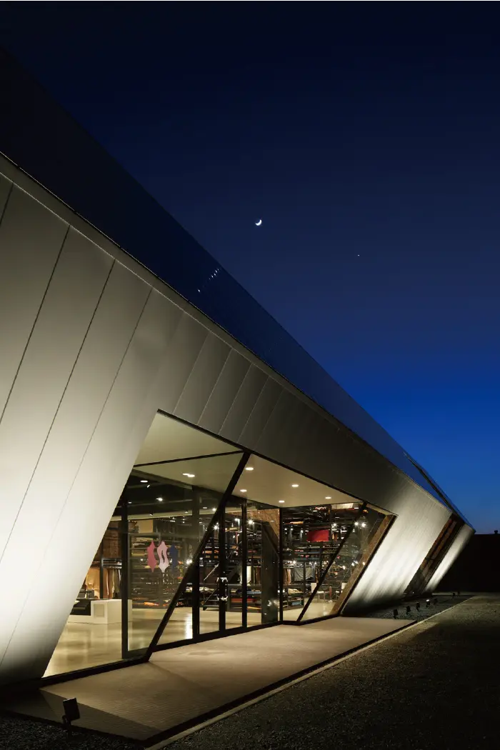 Amazon | 洋書リテールスペース写真集 本 店舗 インテリア 建築