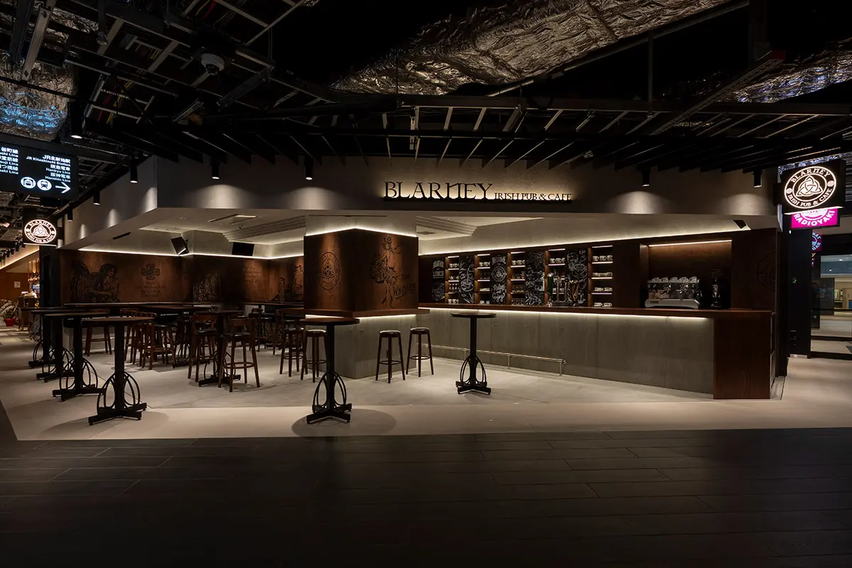 本 洋書『NEW BARS CAFES &PUBS IN ITALY』建築・店舗